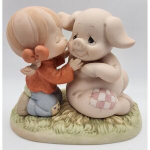 Precious‎ Moments 261106 Country Lane Hogs and Kisses Porcelain Figurine 1998